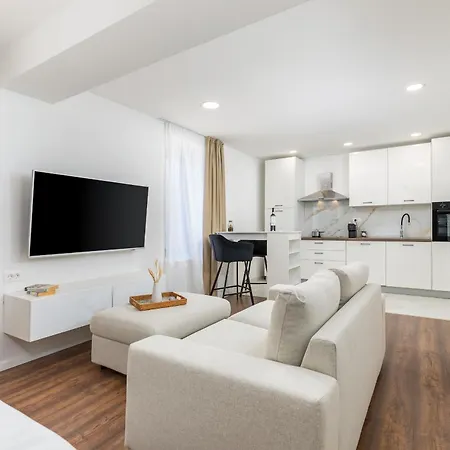 Travel Station Апартаменти Пула