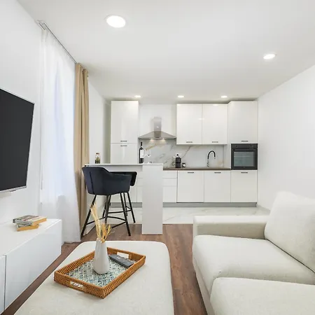 Travel Station Πούλα