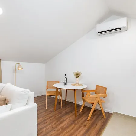 Travel Station Πούλα