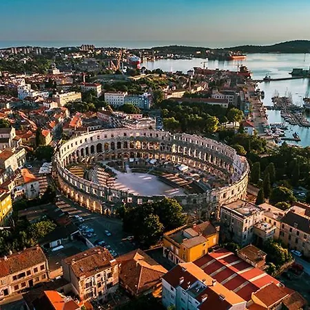 Appartement Travel Station Pula
