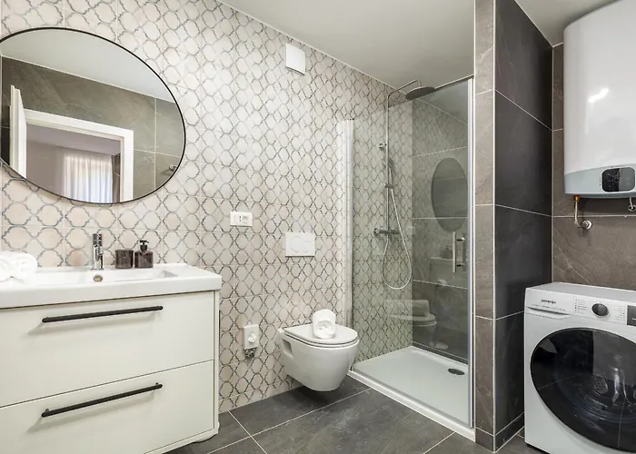 Travel Station Apartment *