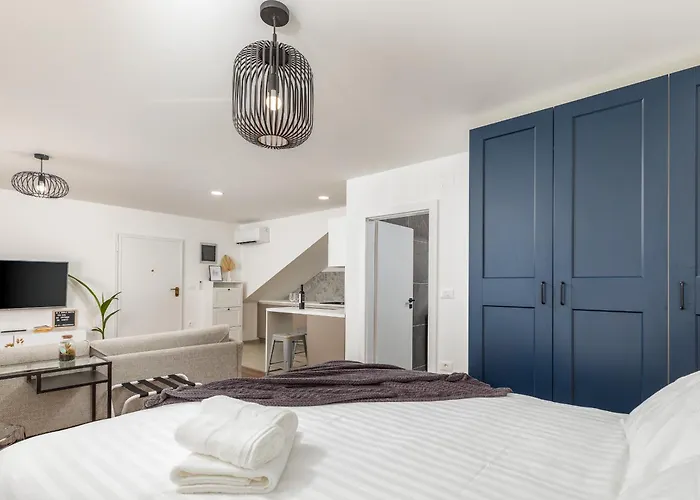 Travel Station Apartment