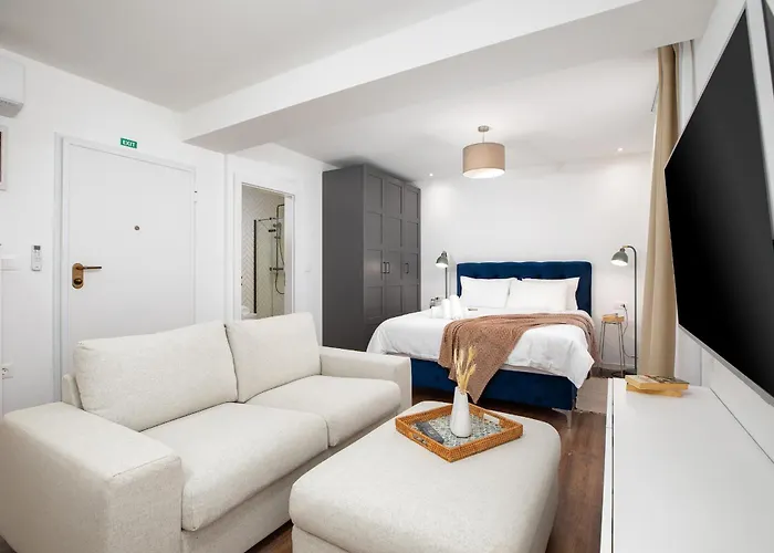 Travel Station Apartment